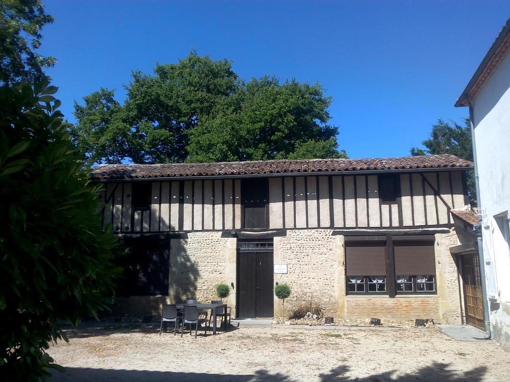 Les Gites De Castera Aire-sur-lʼAdour Zewnętrze zdjęcie